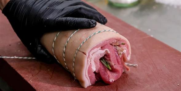 Romerskinspireret porchetta